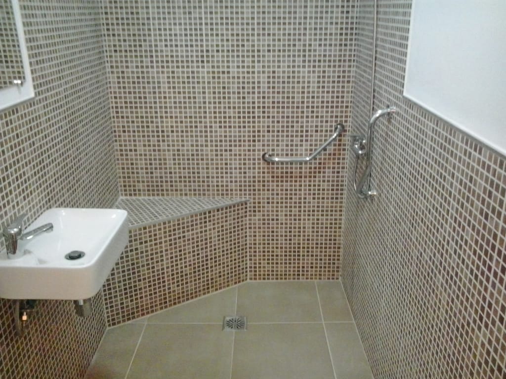 reformas de baños accesibles adaptados para minusvalidos y personas de movilidad reducida en Tenerife