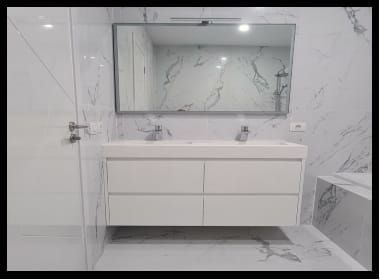 Baño con azulejo porcelánico alta gama 120x60