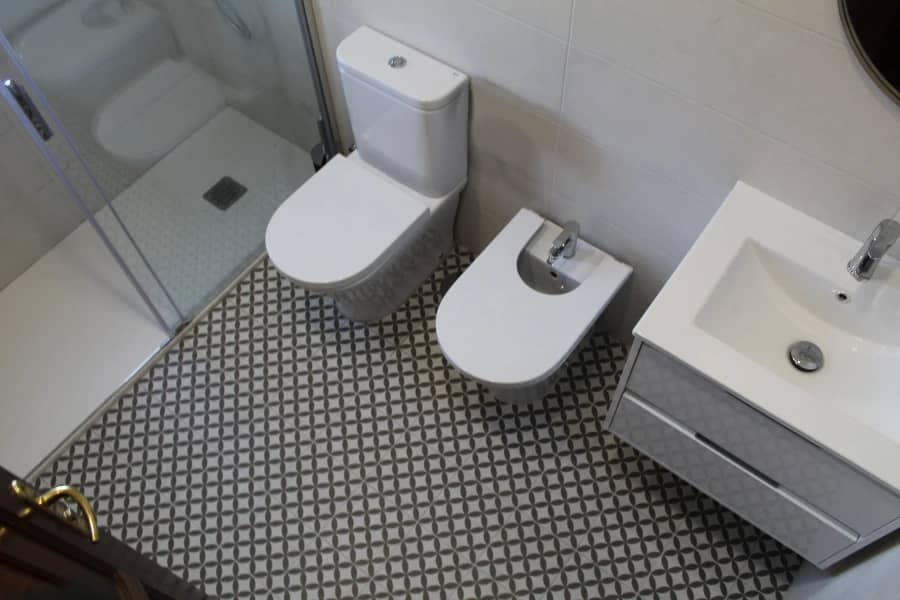 Reforma de baño con ducha entregado a la clienta